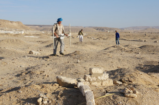 Illustration for article titled Ancient Archeological Sites That Were Destroyed By Stupid Humans